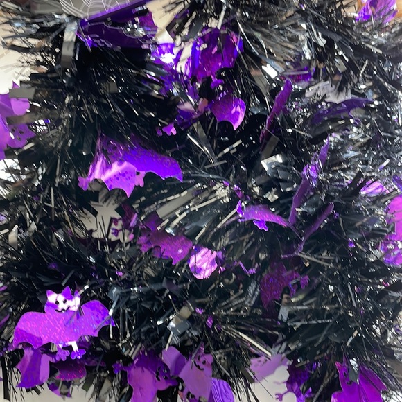 Happy Haunting -  Purple and black Bat Garland - Picture 2 of 4